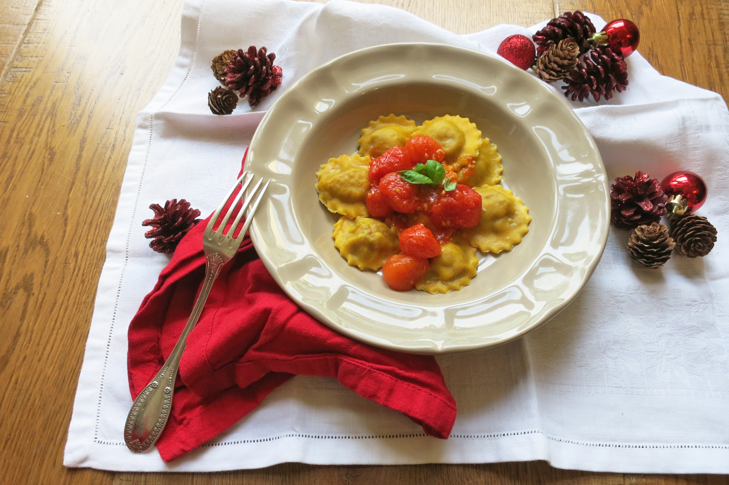 ravioli di totano con sugo di pomodoro