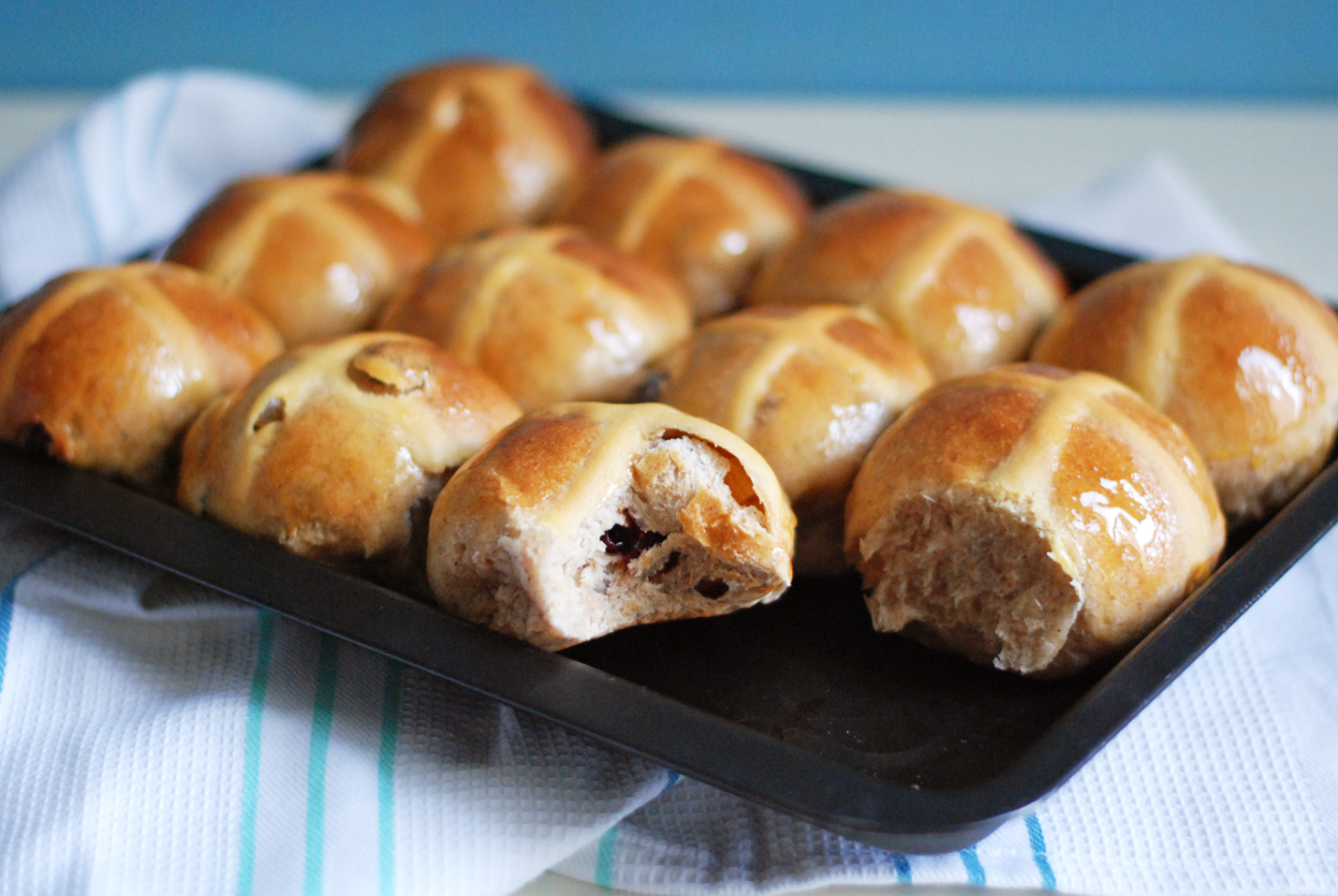 hot cross buns