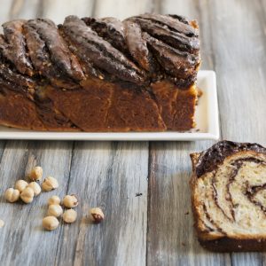 babka con crema di cioccolato fondente e nocciole