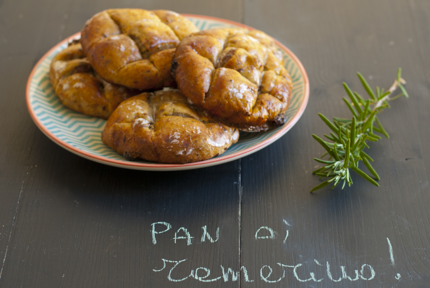 pan di ramerino con uvetta e rosmarino
